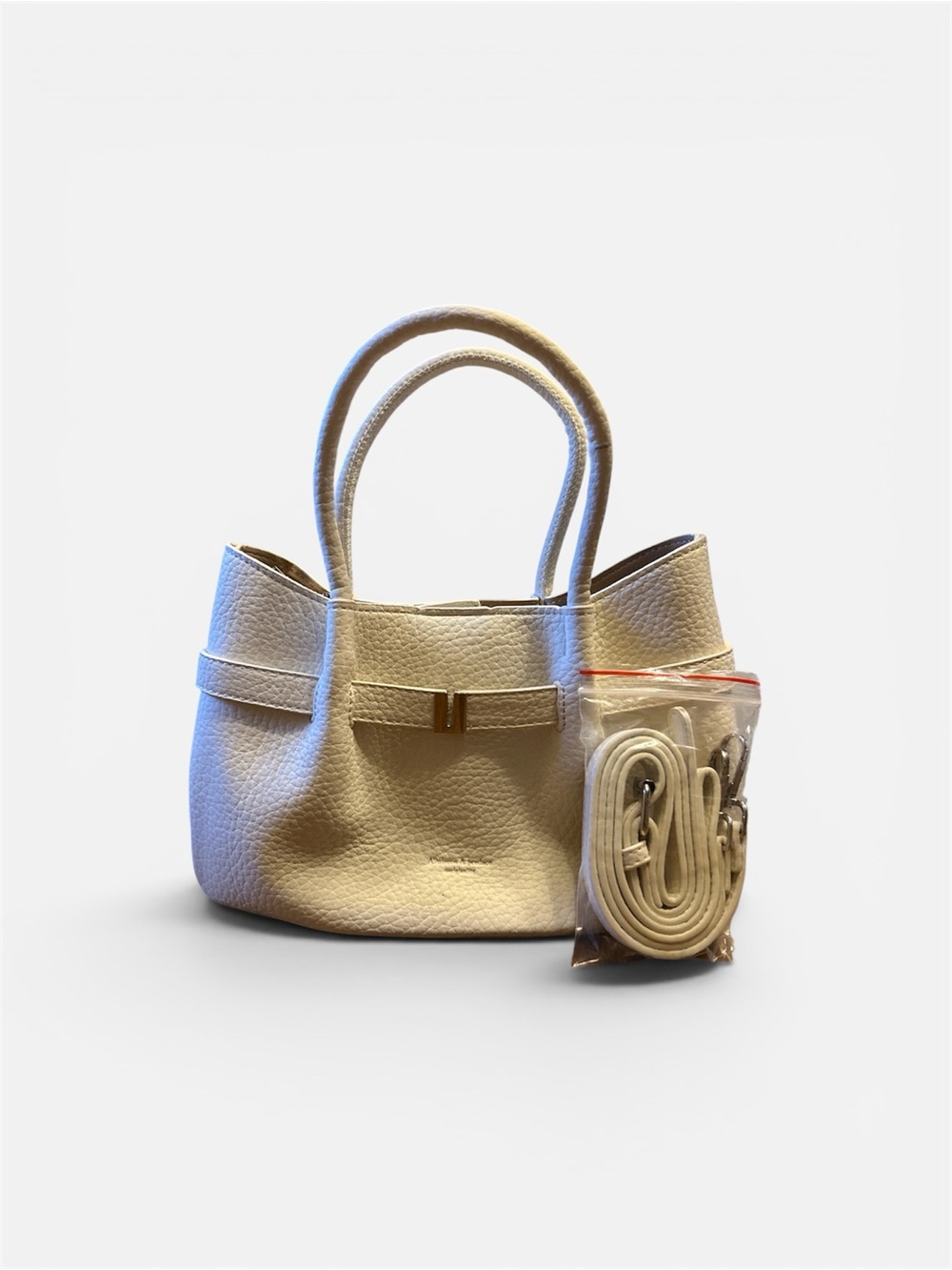 BRAND NEW‼️ Elegant Cream Leather Tote Bag with Detachable Strap